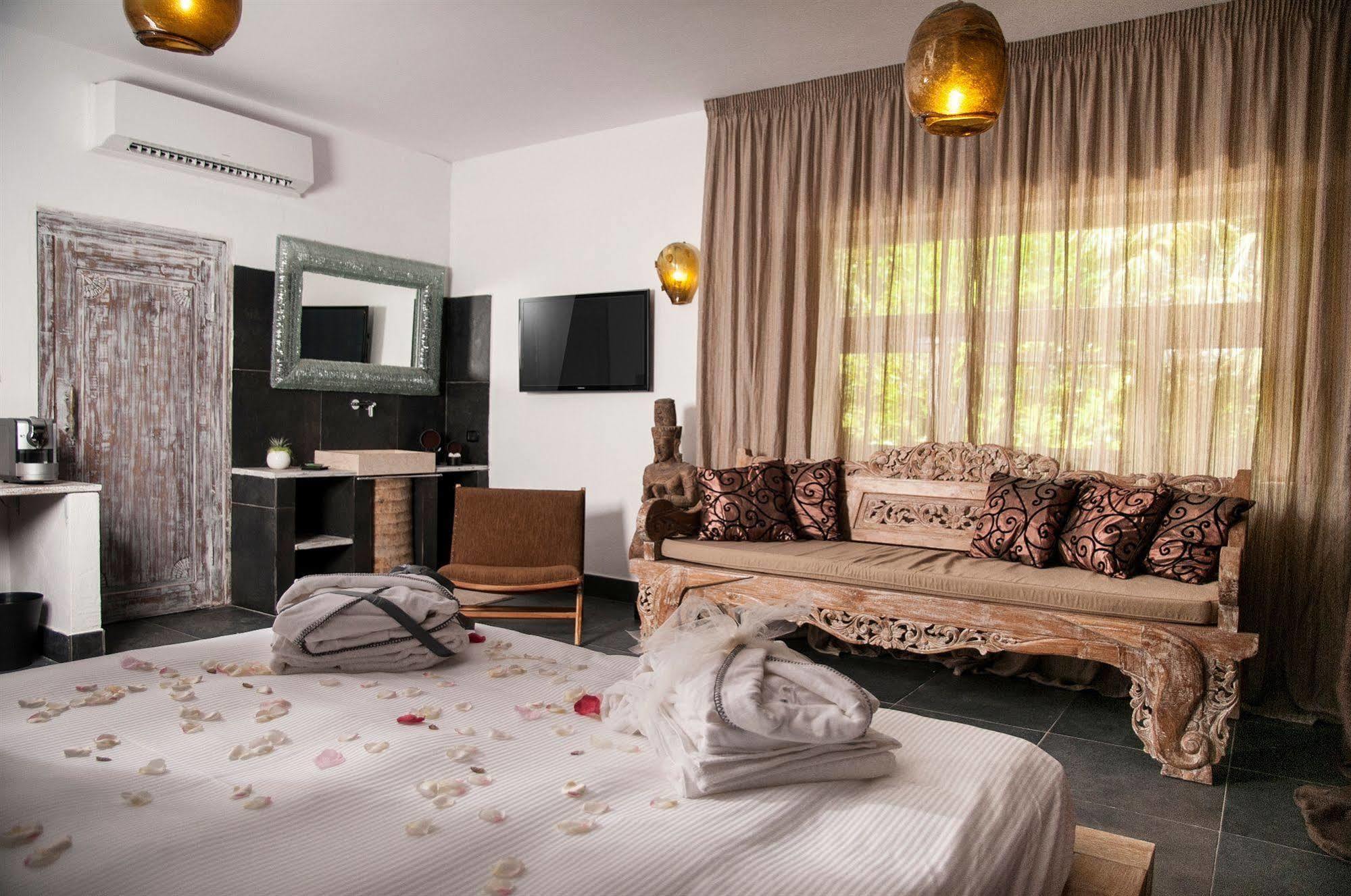Seven Maze Charming House Bed & Breakfast Bari Exterior photo